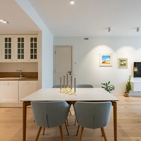 Haus Apartment#luxury Residential#balcony#free Parking *