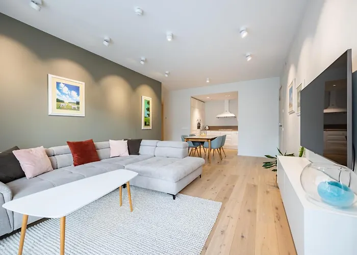 Lägenhet Haus Apartment#luxury Residential#balcony#free Parking *