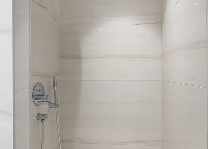 Haus Apartment#luxury Residential#balcony#free Parking Lägenhet *